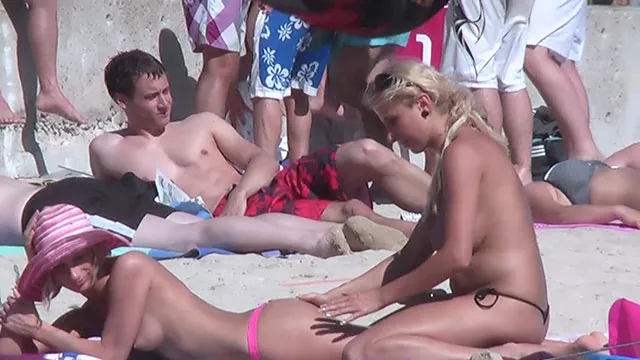 Screenshot 10 from European Woman Hidden Cam Lesbian