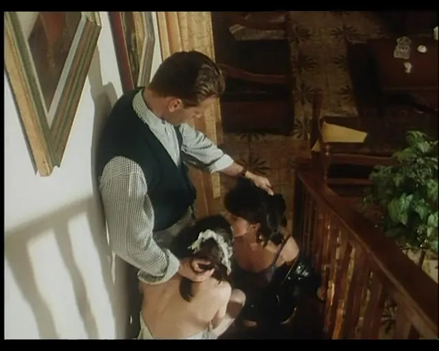 Screenshot 26 from Tutti di dietro