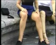 Screenshot 8 from Proivate British girls pee in paris 2