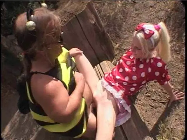 Screenshot 2 from European Woman Blowjob Hardcore Oddities Out Door Sex