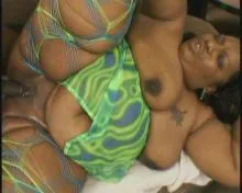 Screenshot 1 from Phat Farm