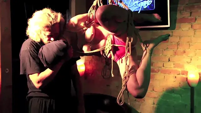Screenshot 8 from German Woman Bondage